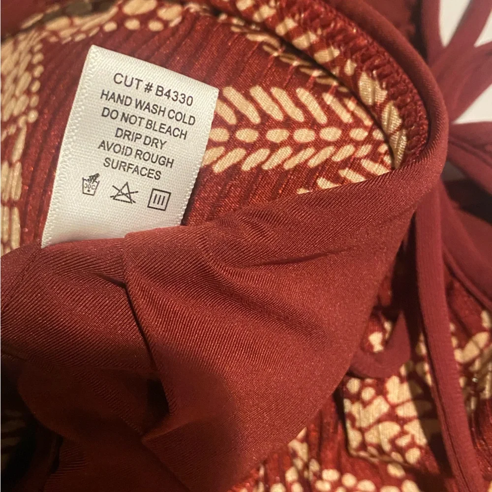 Robin Piccone printed one piece. NWT - Picture 8 of 9